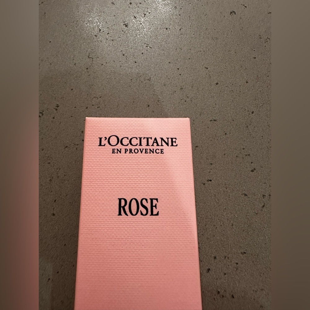 L'OCCITANE Rose mist in Pink Packaging - Picture 2 of 6